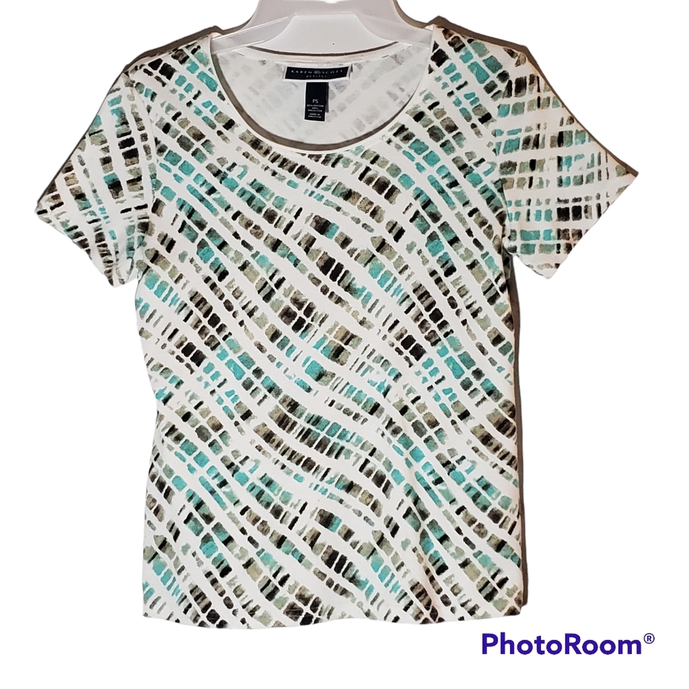 Karen Scott small geometric print pullover tee shirt. 049